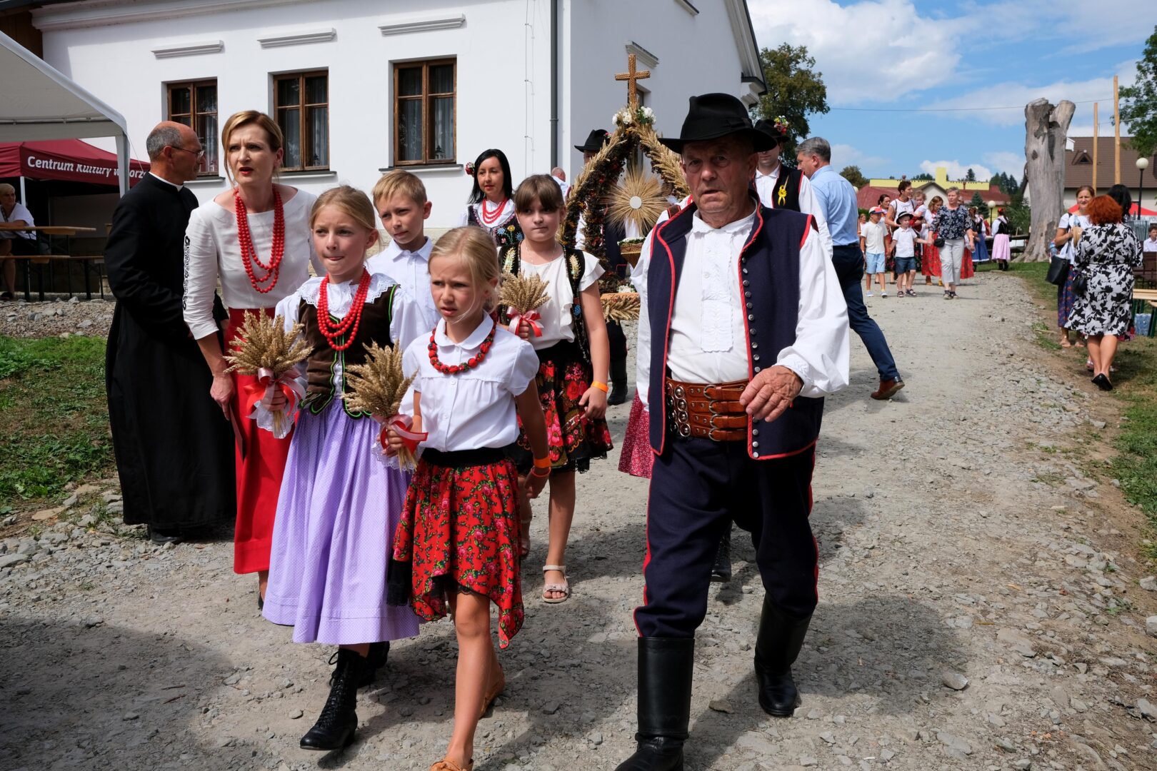 korowód dożynkowy Korzenna