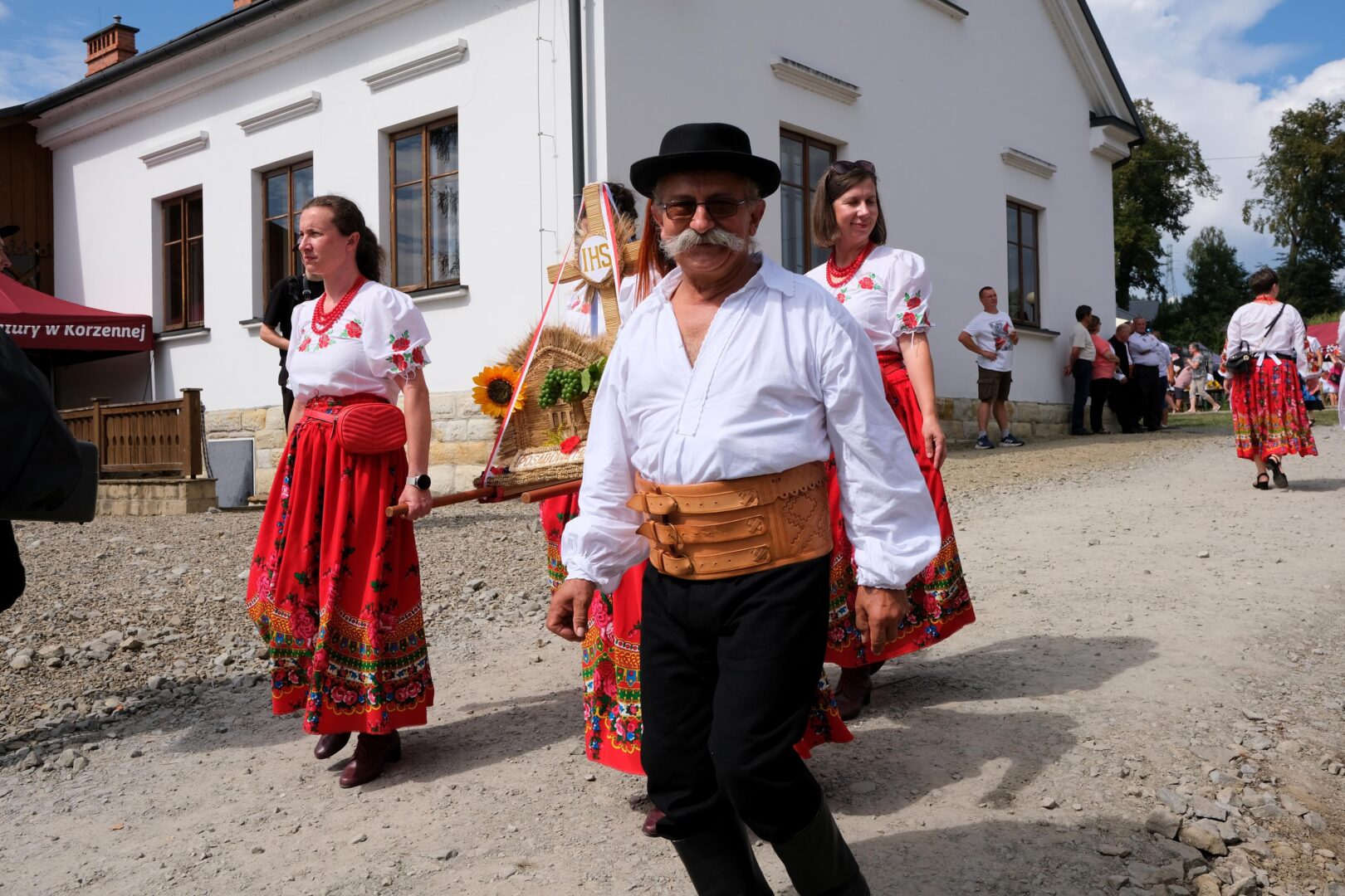 korowód dożynkowy Korzenna
