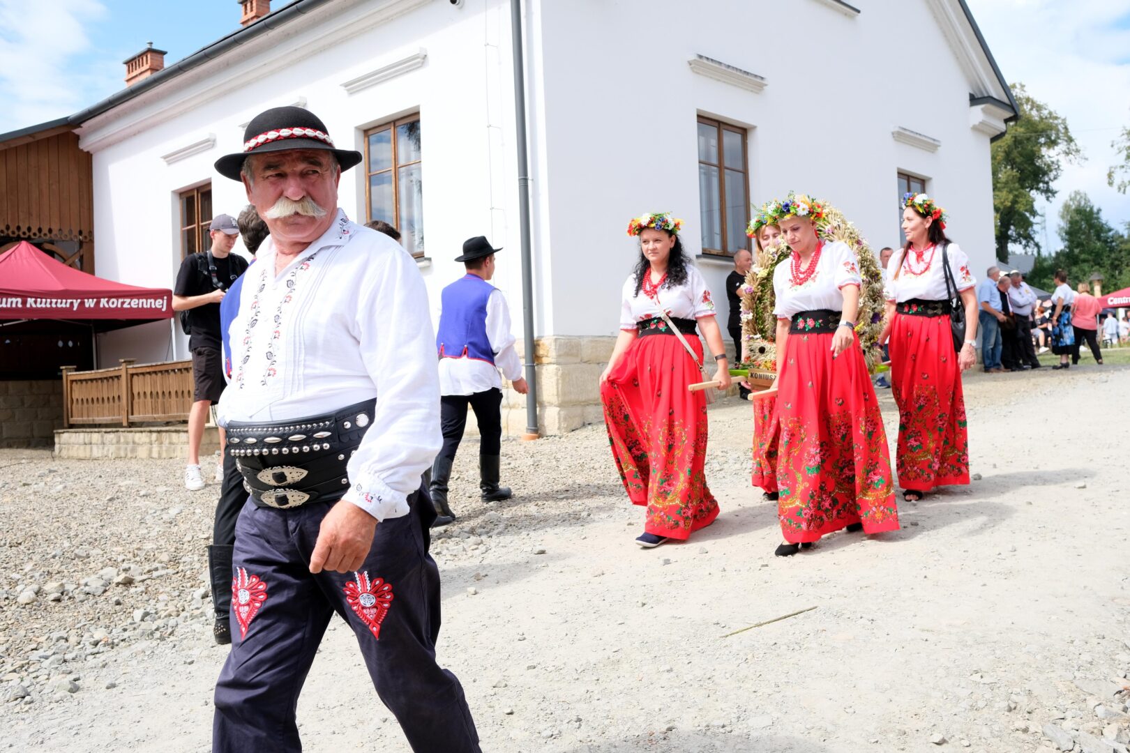 korowód dożynkowy Korzenna