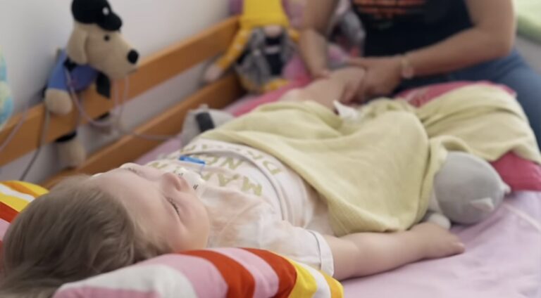 Na tę chorobę nie ma leku. Powstał film o Amelce Janus