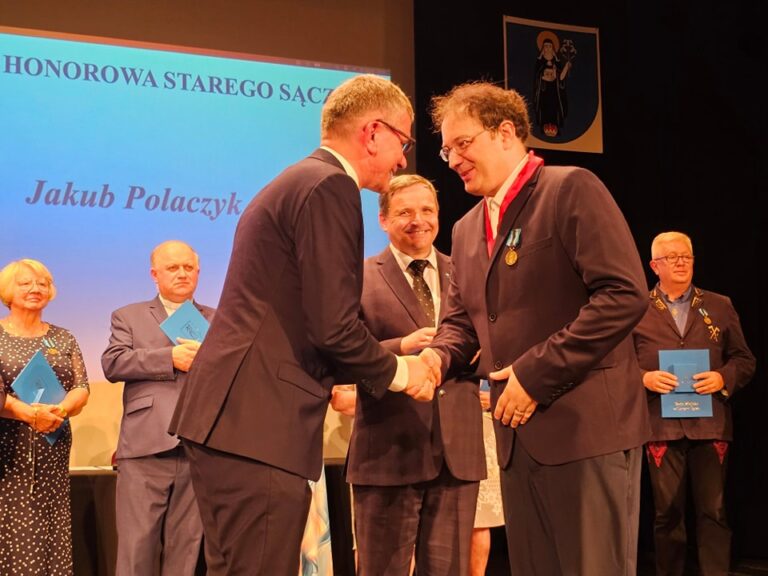 Jeden z laureatów rankingu GLG Jakub Polaczyk uhonorowany w Starym Sączu