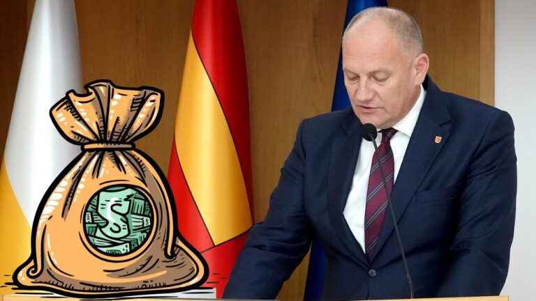 Rewolucja płacowa w powiecie. Czas skończyć z ,,biednym” urzędnikiem