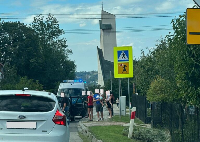 Kąclowa. Potrącenie pieszego na pasach. Możliwe utrudnienia