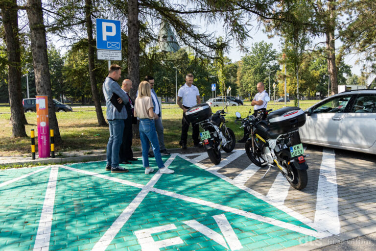 Na ,,Jojku” powstała stacja szybkiego ładowania elektryków. Do 1 września ,,tankowanie” za darmo