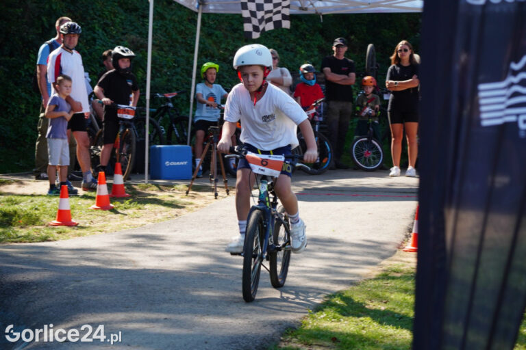 W ruch poszły trąbki i piły motorowe. Gorlicki pumptrack zgromadził rowerowych pasjonatów!