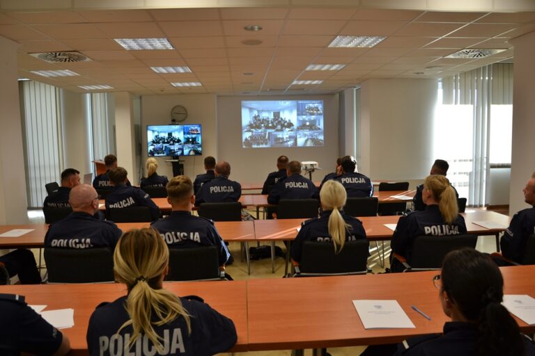 Nowosądeccy policjanci rozpoczynają szkolenie hybrydowe
