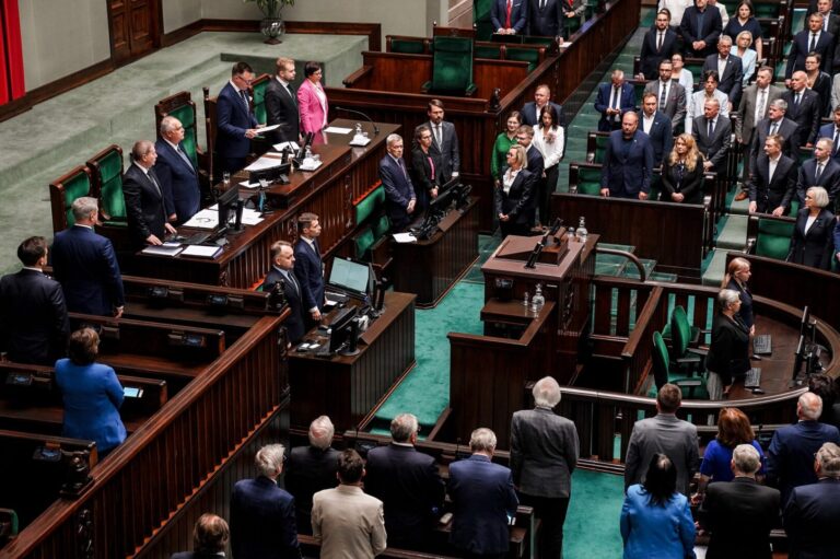 Kto z kim w sejmie nie ciągał patelni po bruku, czyli marszałek ze skandaliczną odzywką do sądeckiej posłanki