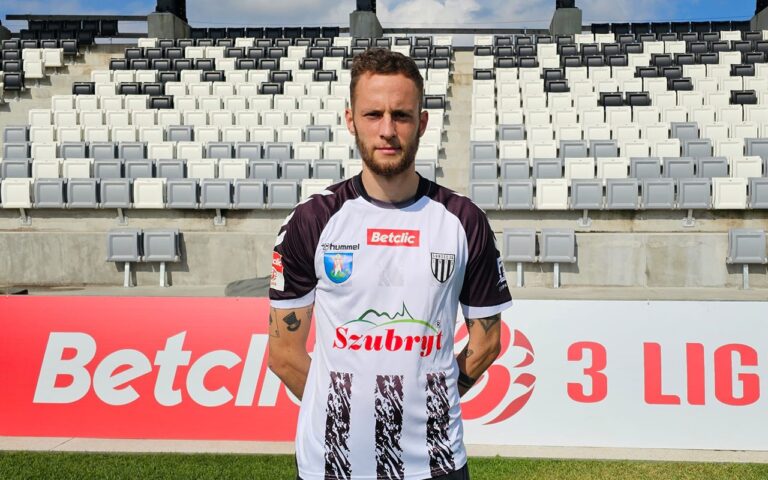 Sandecja jest liderem tabeli, ale nadal się wzmacnia