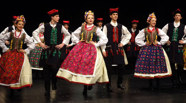Dekada działalności. Taneczne rytmy w ramach jubileuszu „Mystkowian”.