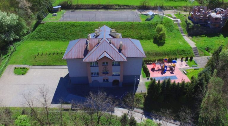 Przyszłość szkoły w Lipiu pod znakiem zapytania – mieszkańcy kontra wójt
