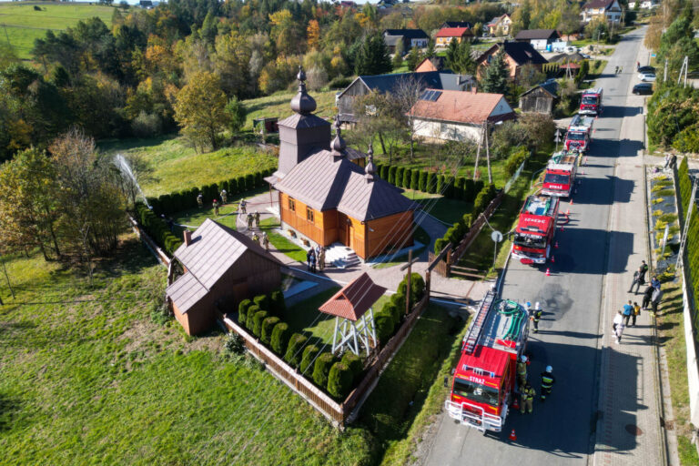 Kościół w Wawrzce płonął. Jednostki OSP ruszyły do akcji