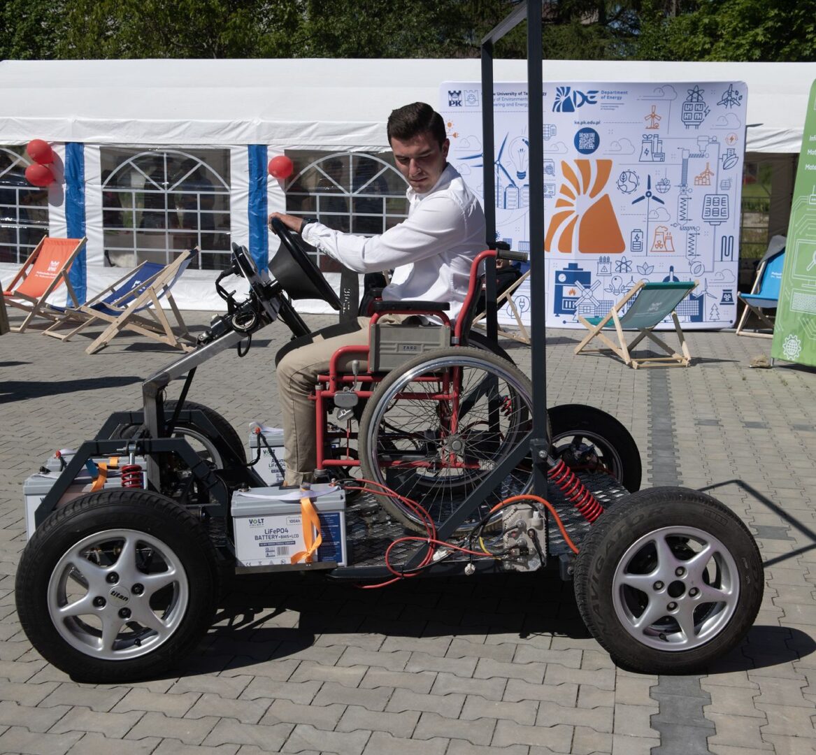nowy pojazd elektryczny studentów Politechniki Krakowskiej