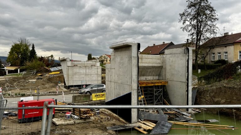 Wiadukt już rośnie, ale rodzą się pytania o wysokość [FOTO]
