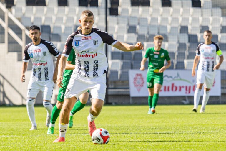 Sandecja nadal jest liderem, a Rafał Wolsztyński szaleje