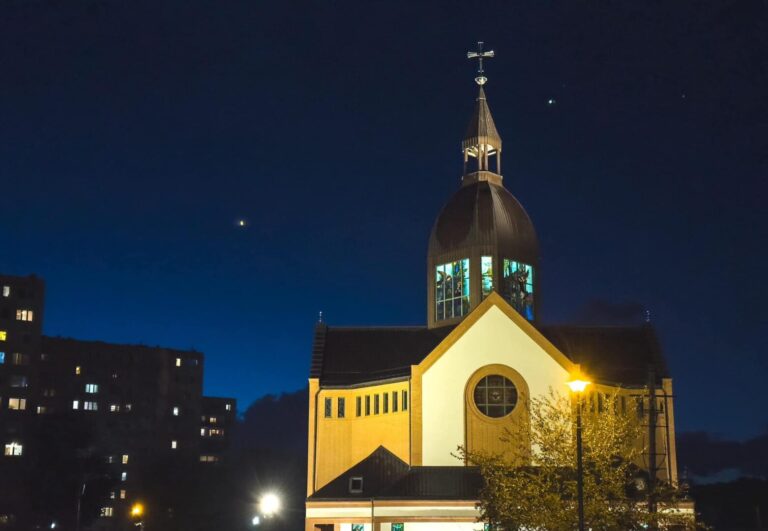 Nowy Sącz. Bierzmowanie za 300 zł?. ,,Jeśli kogoś nie stać, pomożemy”