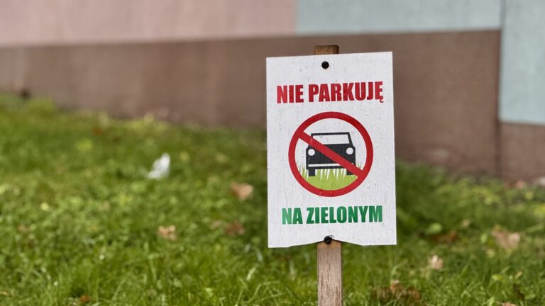 Jedni się cieszą, a inni awanturują. Nowy parking wzbudza skrajne emocje [ZDJĘCIA]