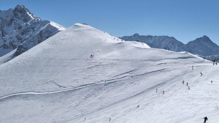 Tatry. W górach zagrożenie lawinowe pierwszego stopnia