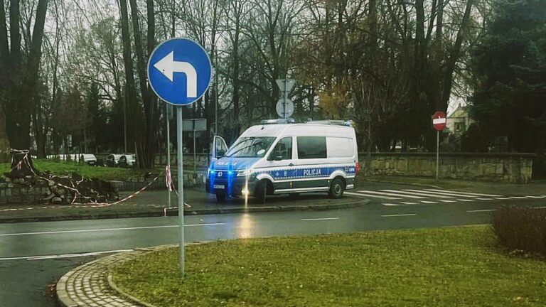 Taksówkarz chciał zabić pasażerów? Prokuratura wyjaśnia, co stało się na Alejach Wolności!