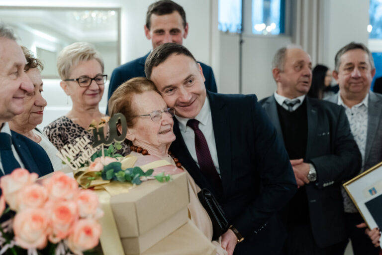 Na tych urodzinach „sto lat” nie zaśpiewano. Przepiękny jubileusz Pani Wiktorii