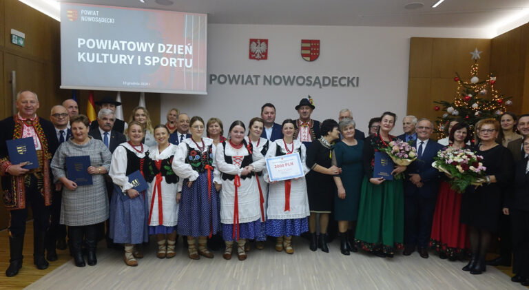 13 działaczy kultury nagrodzonych przez starostę