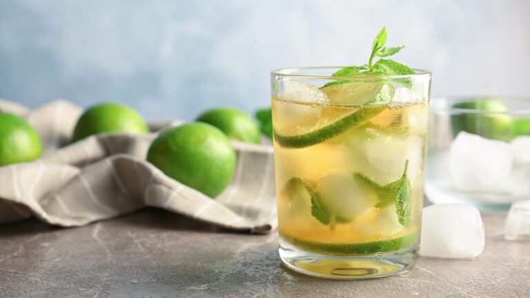 OPOWIEŚCI OBERŻYŚWIATA. Kategoria: WINO AROMATYZOWANE, APERITIF; LILLET BLANC