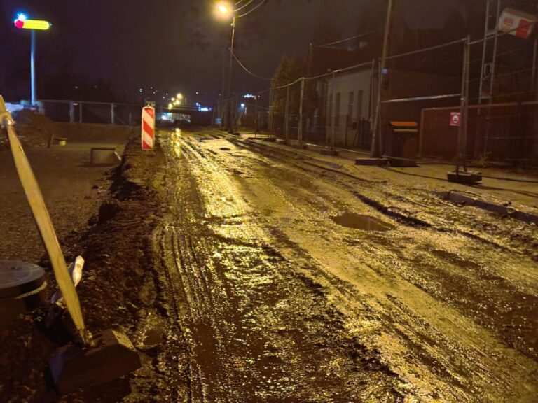 Dotarcie do sklepu, to już niemal wyprawa na bagna [ZDJĘCIA]
