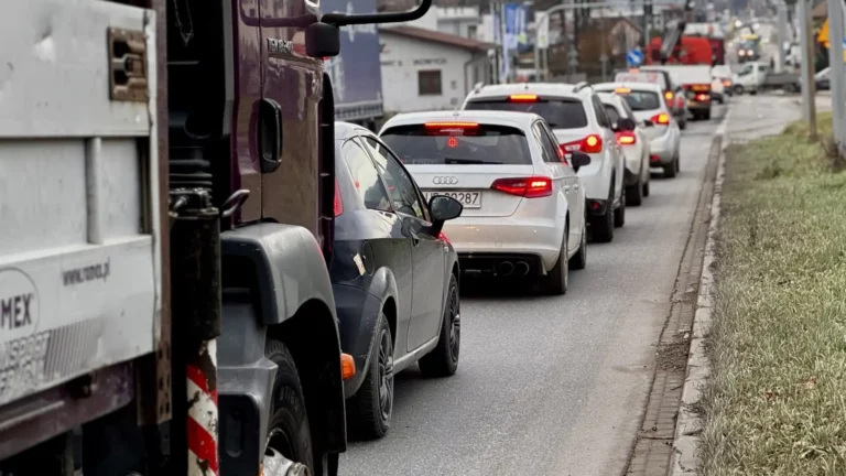 DK75. Korki po horyzont. Sytuacja potrwa tydzień