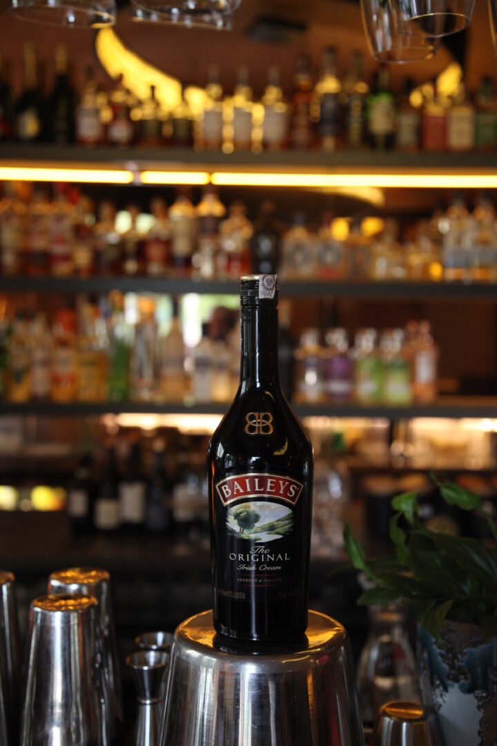 OPOWIEŚCI OBERŻYŚWIATA. Kategoria: IRISH CREAM. BAILEYS
