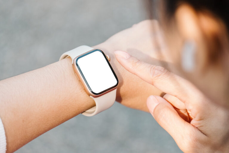 Apple Watch SE – idealny balans między funkcjami a ceną!