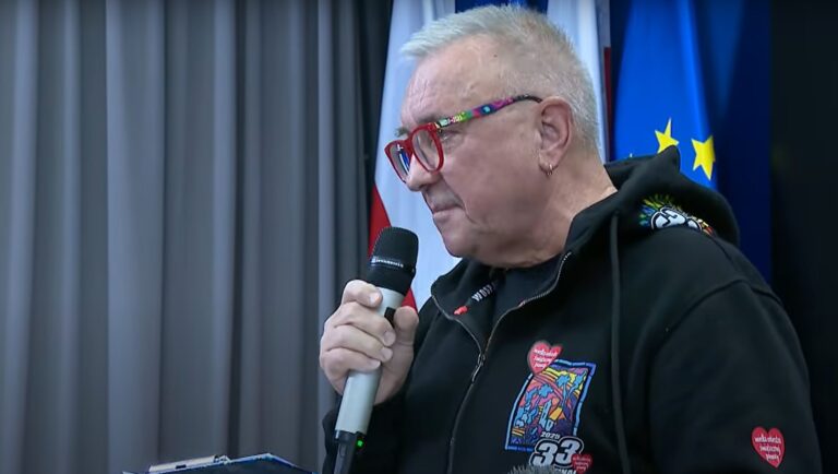 Mężczyzna, który groził Owsiakowi zatrzymany w Nowym Sączu. Usłyszał już prokuratorski zarzut