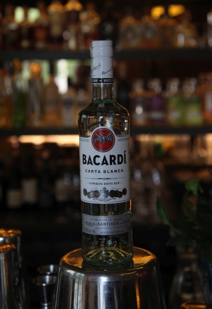 OPOWIEŚCI OBERŻYŚWIATA. Kategoria: RUM, BIAŁY RUM. BACARDI CARTA BLANCA