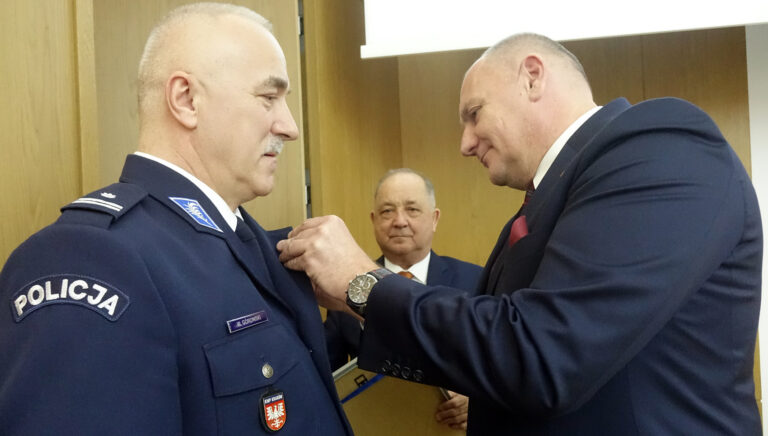 Złote Jabłko Sądeckie dla podinspektora Waldemara Górowskiego. 33 lata poświęcił policji