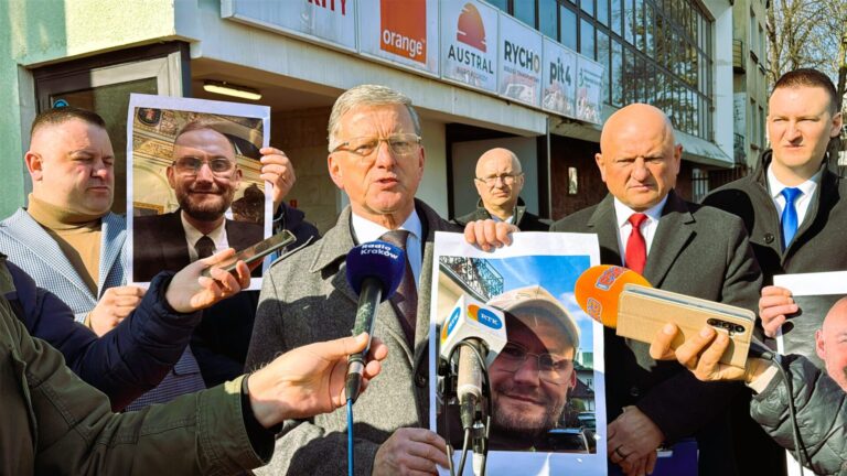 Nowy Sącz jak Wittenberga. Postulaty w sprawie imigrantów przybite na drzwiach [FILM]