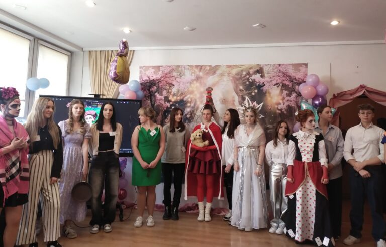PTZ w Nowym Sączu: Fryzury jak z bajki zachwyciły jury [FOTORELACJA]