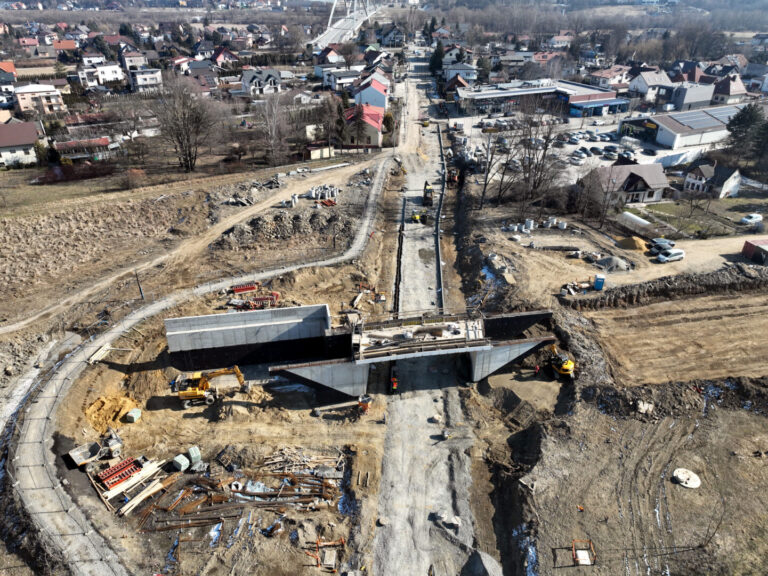 Postęp prac przy linii 104. Nowy Sącz, Klęczany, Marcinkowice [Zdjęcia]