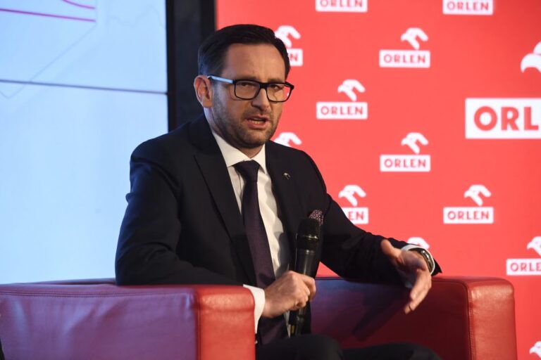Były prezes Orlenu z wizytą w Nowym Sączu. Poseł zaprasza ,,na kawę”