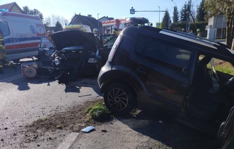 DK75. Pięć rannych osób. Powodem wymuszenie pierwszeństwa