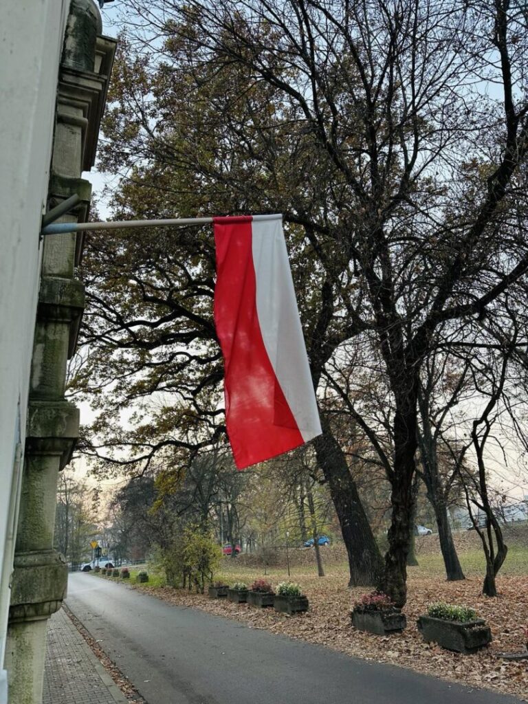 Imprezy w Małopolsce, a żałoba narodowa. Wojewoda: nie będę wprowadzał odgórnych zakazów, ale…