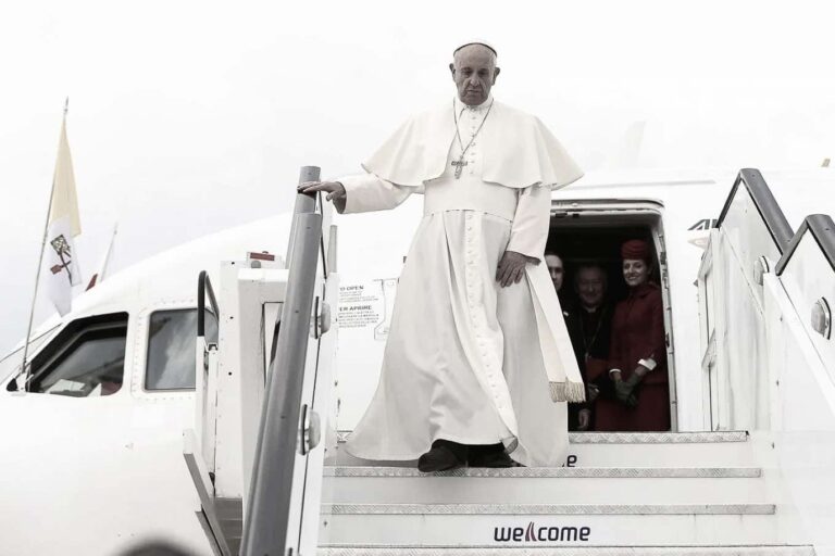 Papież Franciszek nie żyje. Odszedł o poranku w swojej rezydencji