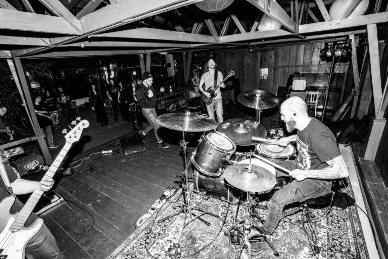 SCENA SŁOWIK: Minor God – kruszywo nowego porządku [RELACJA]