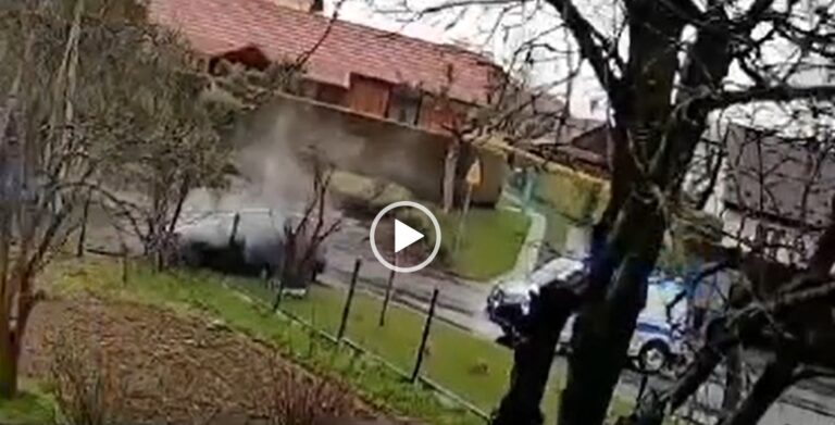 Nowy Sącz. Osobówka staranowała ogrodzenie. Za kierownicą siedziało dziecko