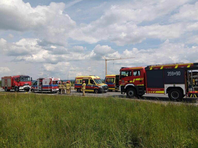 Walka o ludzkie życie w Podrzeczu. Wypadek ciężarówki z rowerzystą