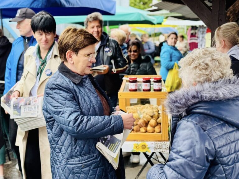 Beata Szydło na Sądecczyźnie. Odwiedziła Maślany Rynek w Nowym Sączu
