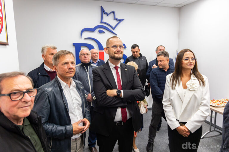 „Pora na wielki namiot prawicy, na wielkie zjednoczenie” – wieczór wyborczy Prawa i Sprawiedliwości