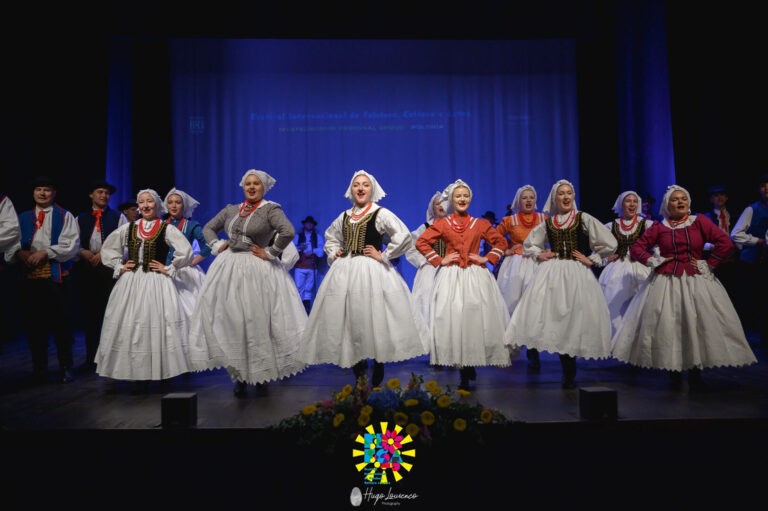 Ich pasja do folkloru nie zna granic. Zespół Regionalny Mystkowianie z wizytą w Portugalii
