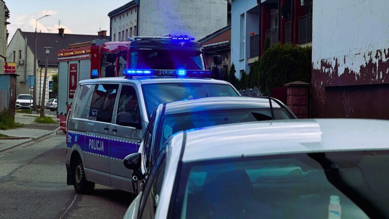 Służby wezwane do ratowania życia. Plotki przysłoniły rzeczywistość [ZDJĘCIA]