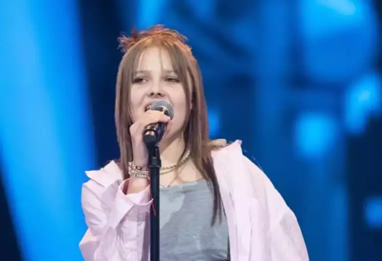 ,,To był zawodowy występ”. Karolina Jasińska w ,,Bitwach” The Voice Kids