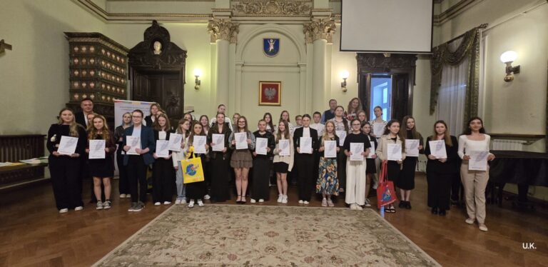 Wyłoniono najlepszych poetów i pisarzy konkursu ,,Pióro Splotu”