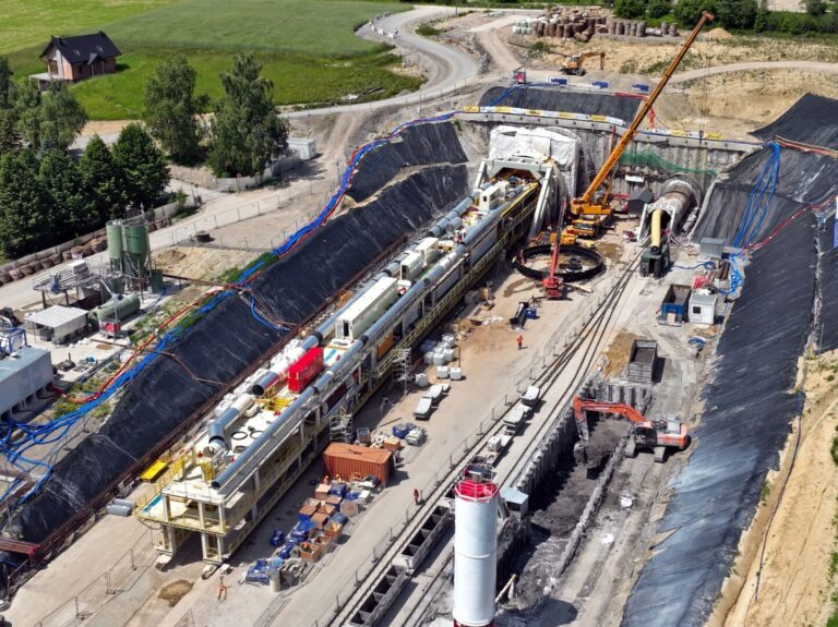 Jadwiga rozpoczęła drążenie czterokilometrowego tunelu dla pociągów