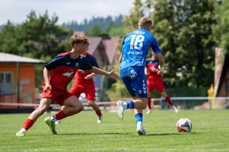 Sandecja hurtowo testowała piłkarzy w pierwszym sparingu